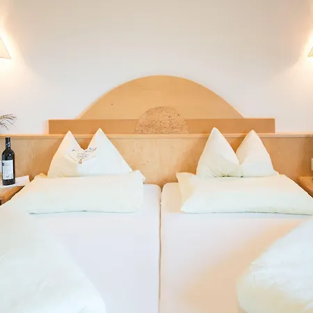 Superior Persal Hotel 3*