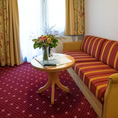 Superior Persal Hotel