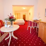 Superior Persal Hotel 3*