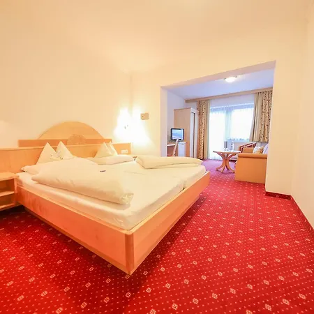 Superior Persal Hotel