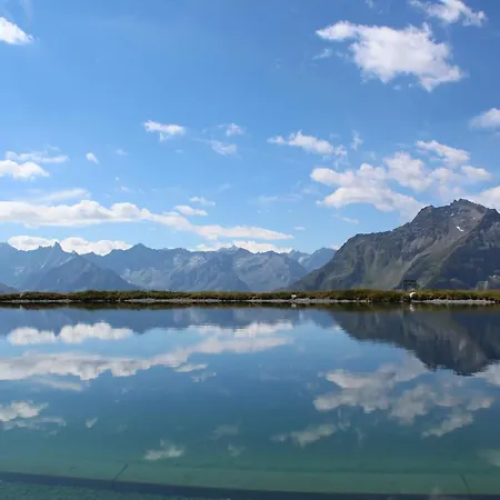 سوبيريور بيرسال فندق