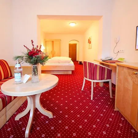 Superior Persal Hotel 3*